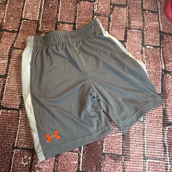 Under Armour Boys Gray and Orange Athletic Shorts - Picture 1 of 4